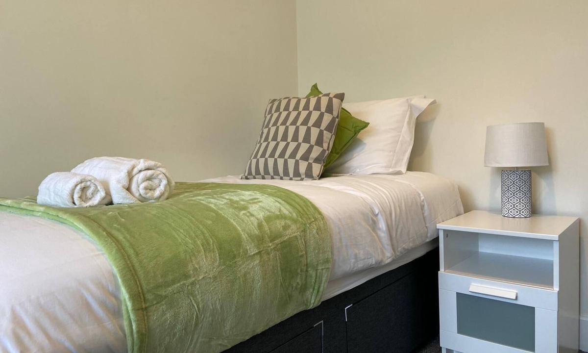 Netley Apartment | Modern 2 bedroom ground floor apartment