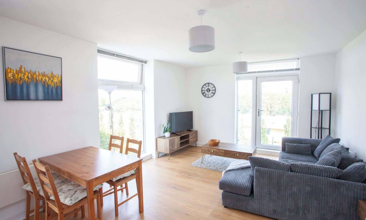 North West Apartment | Modern 2 Bedroom Apartment