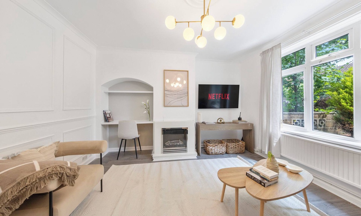 Plaistow and Sundridge House | Modern 2-Bedroom Home in Bromley