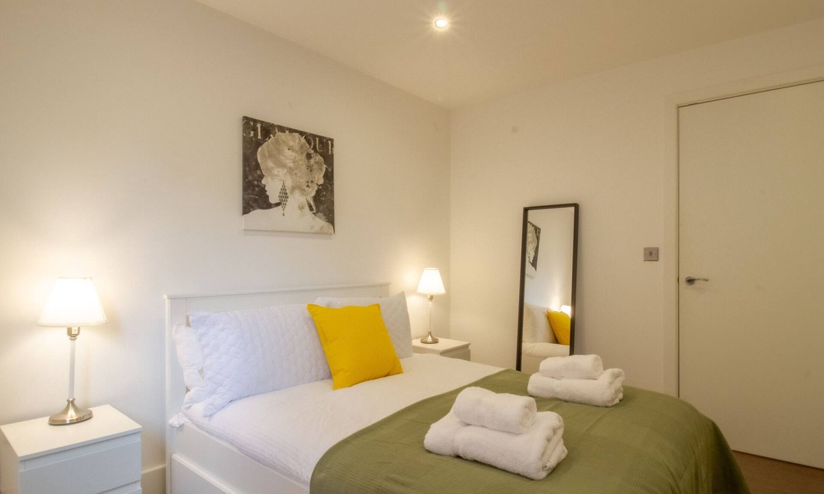 Vauxhall Apartment | modern 2 bedroom @ Nine Elms Station B