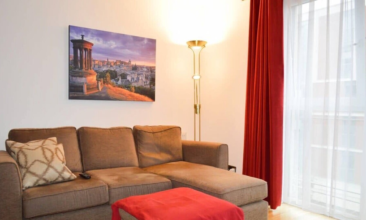 Bruntsfield Apartment | Modern 2 Bedroom Property in Central Edinburgh