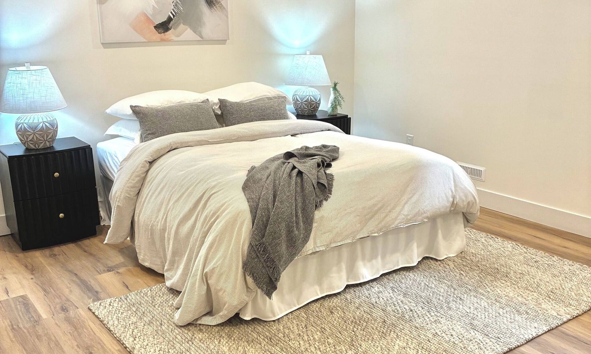 London House | Modern 2 Bedroom Suite-Close to UWO and University Hospital