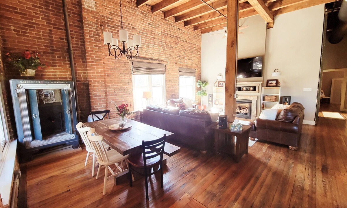 Central Business District Apartment | Modern 2 BR w/Rooftop Deck