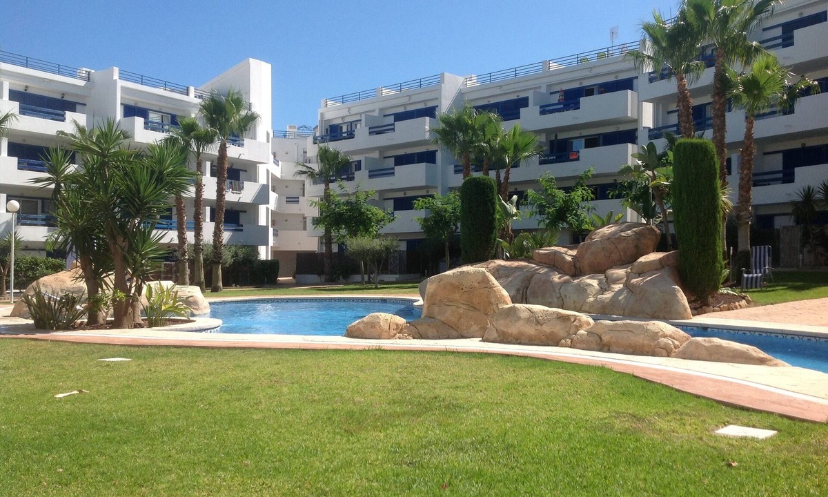 Flamenca Beach Apartment | Modern 2 en-suite bedrooms in Playa Flamenca, near the beach