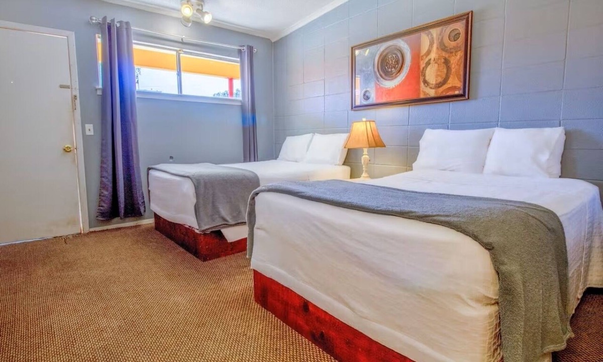 Wheeler Hotel | Modern 2-Queen Option Near Wheeler Paths & Museum + Free Parking