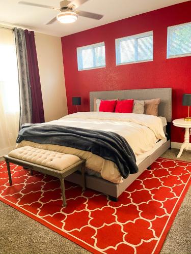 Fort Worth Bed & Breakfast | Modern 2-Story near TCU, Downtown Fort Worth
