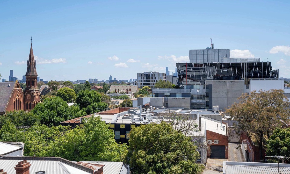 Hawthorn Apartment | Modern 2B Apt with Views Near Swinburne University