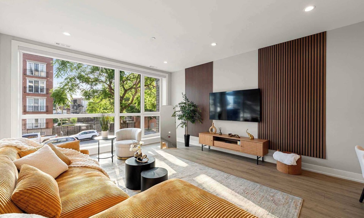 Tri-Taylor Apartment | Modern 2BD 2BD Condo with Parking in Tri Taylor