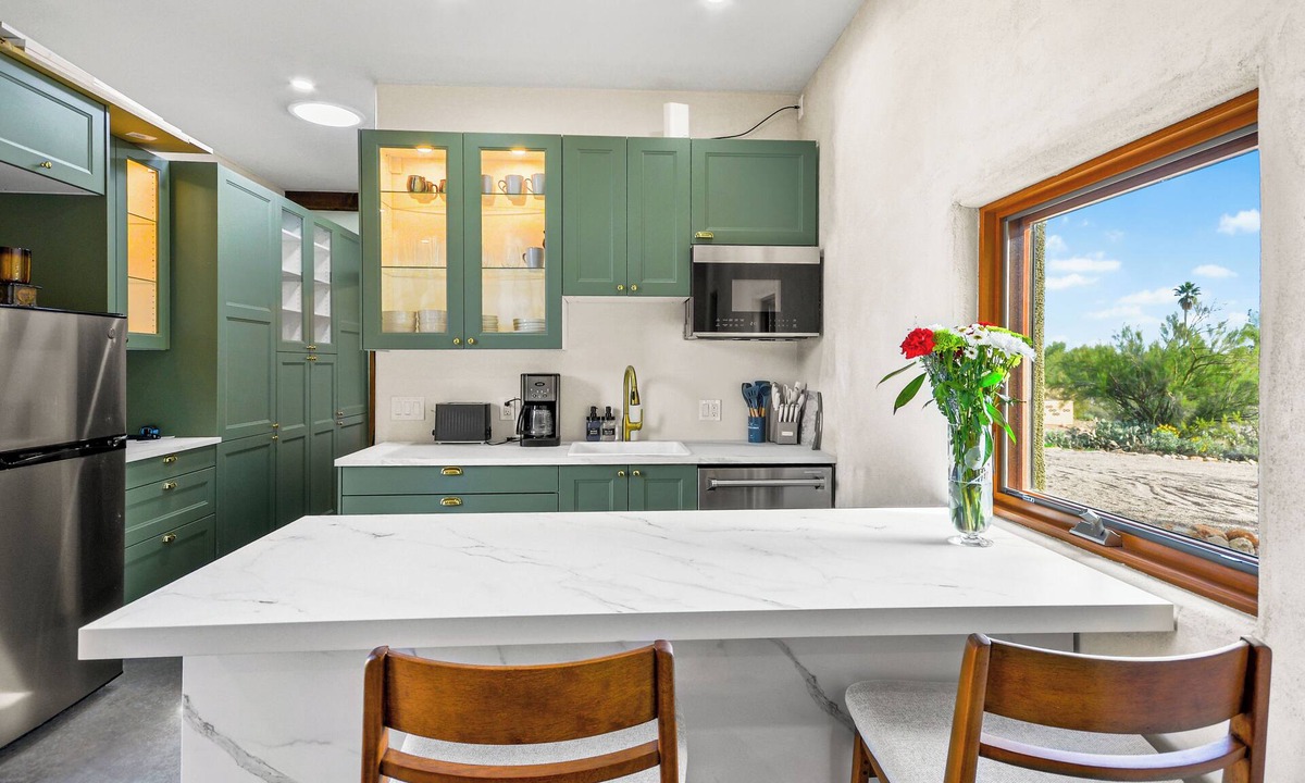 Catalina Foothills Estates House | Modern 2BD Foothills Retreat w/Catalina Views