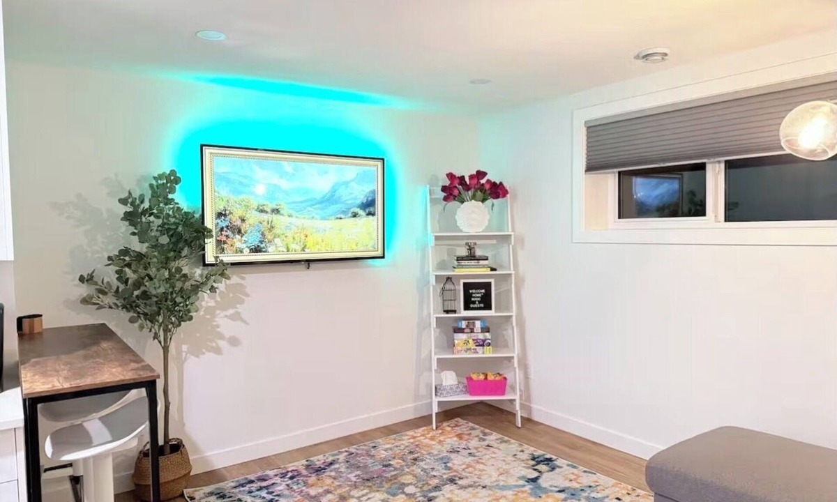 Regina House | Modern 2BDR suite in Harbour Landing Near Airport