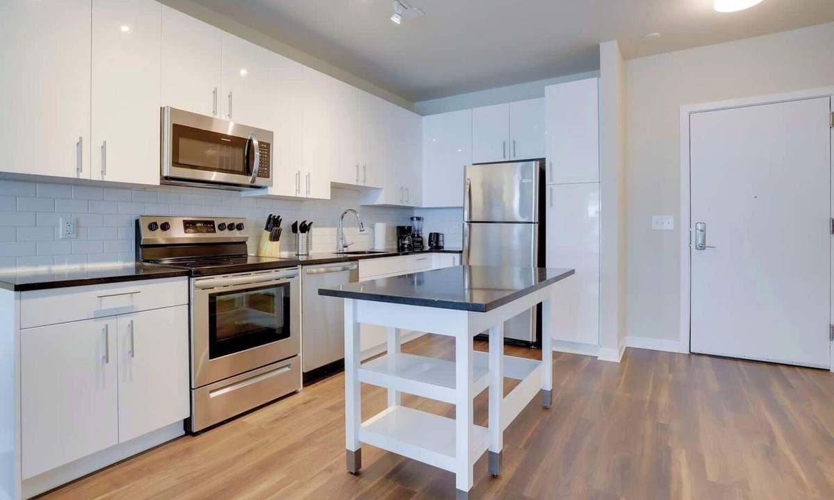 Groveton Apartment | Modern 2BR Apt at Alexandria’s Premier Community