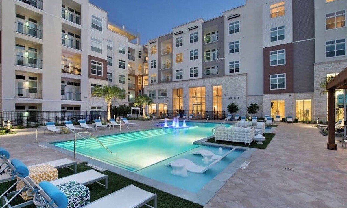 Woodlake - Briar Meadow Apartment | Modern 2BR Bayou Retreat . Pool . Gym . Balcony