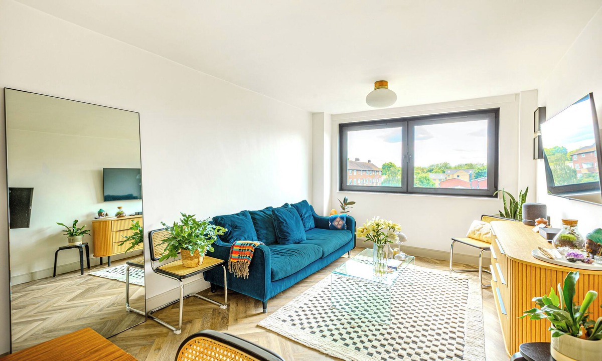 Hackney Downs Apartment | Modern 2BR Duplex in Clapton, 1min Rectory Rd. St.