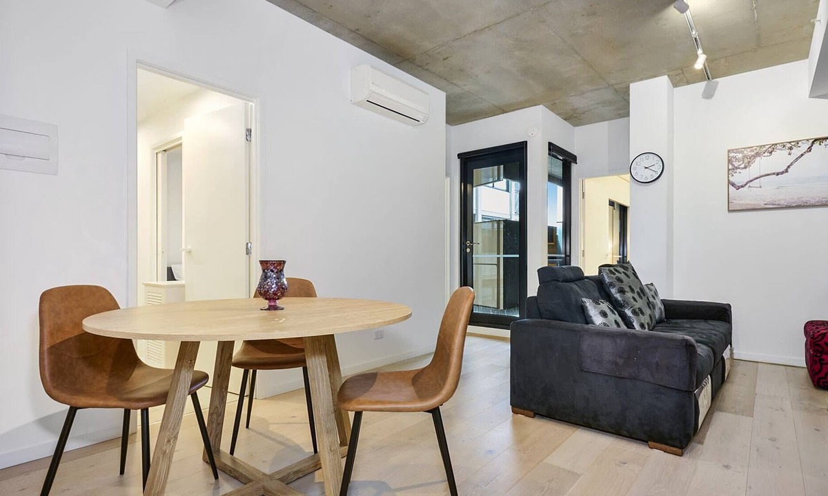 Hawthorn East Apartment | Modern 2BR Getaway Su