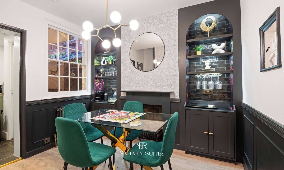 Windsor City Centre House | Modern 2BR Home-Contractor Stay-Windsor Castle