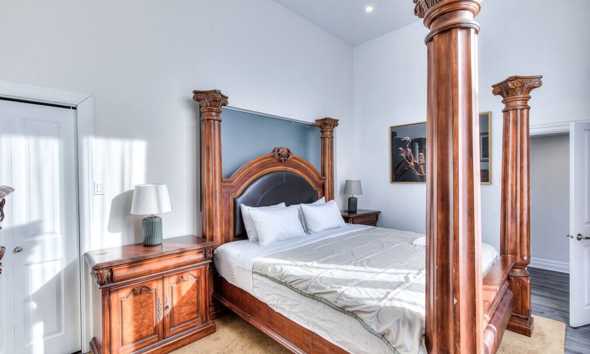 Gay Village Apartment | Modern 2BR in Le Village | Sleeps 6