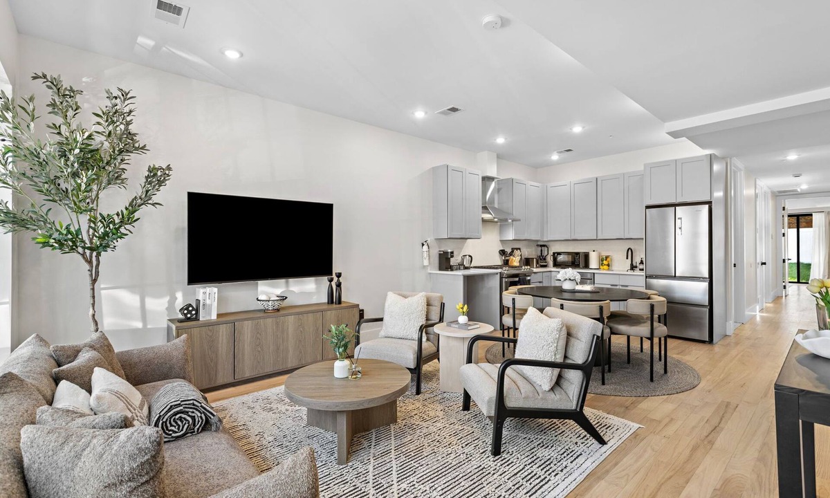 Hackensack River Waterfront Apartment | Modern 2BR Luxury Retreat w/Parking - Jersey City