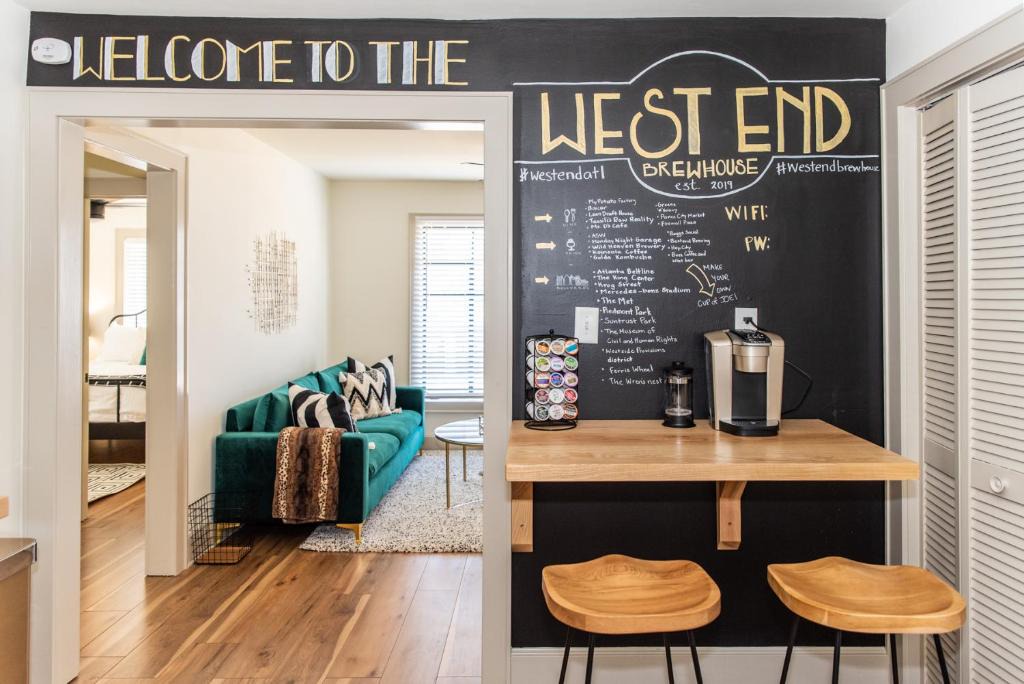 West End House | Modern 2BR Stay In Historic West End Near Downtown