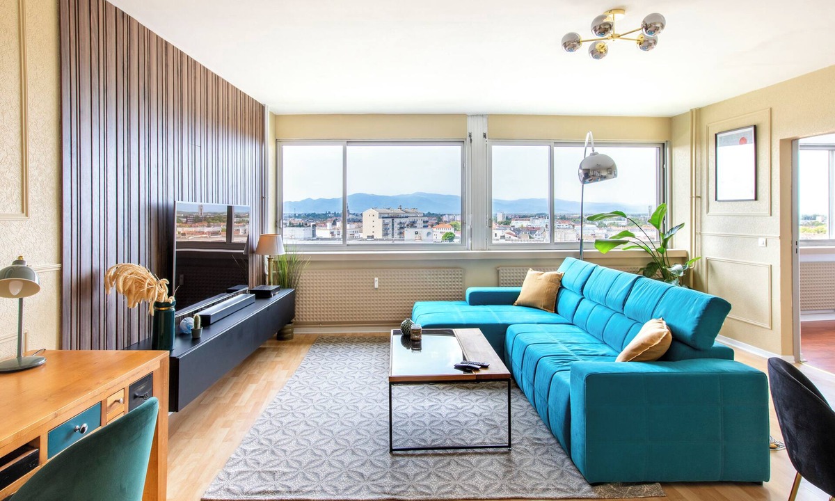 Mulhouse Apartment | Modern 2BR Vosges View & Sunsets 90 m² Netflix & Parking