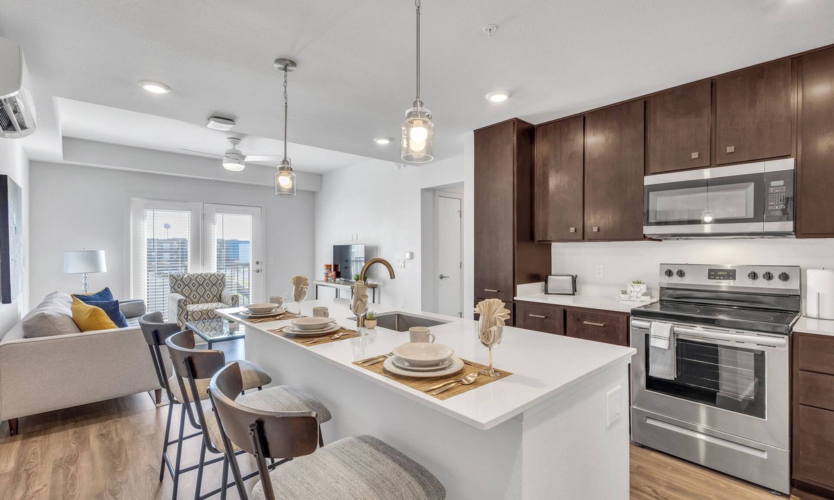 Jarrell Apartment | Modern 2BR w/Pool+Gym+Game Room + Min to St. David's Hosp