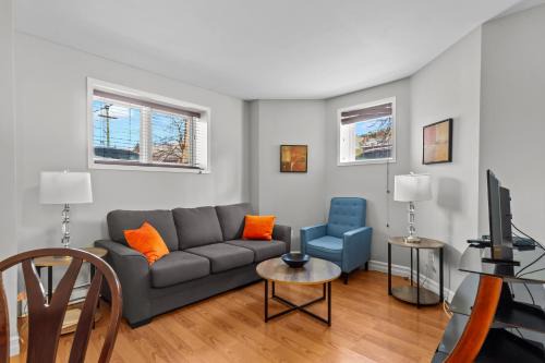 Waterford Valley Apartment | Modern 2BR Wi-Fi TV Off-Street