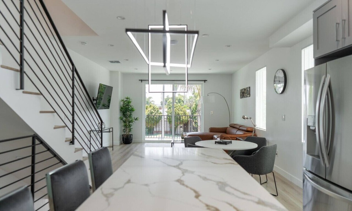 NoHo Arts District Villa | MODERN 3-4 BR TOWNHOME BUILT 2023 w/OFFICE, BONUS ROOM, GARAGE & EV CHARGER p64