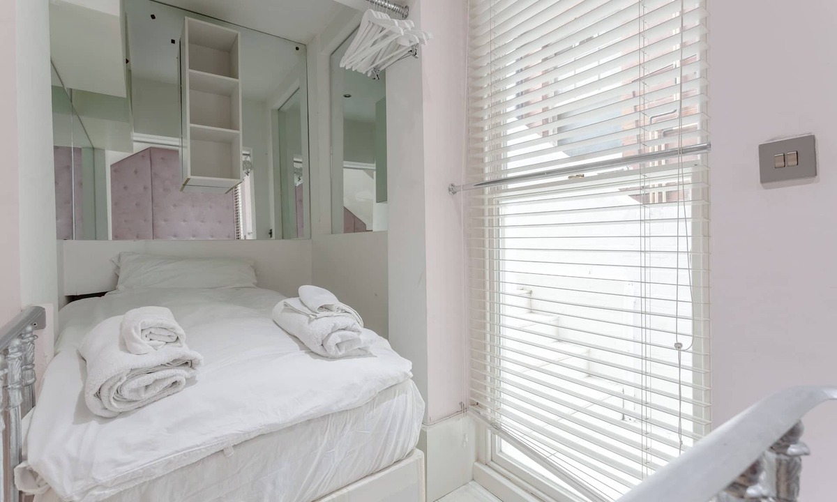 Frognal and Fitzjohns Apartment | Modern 3 bed Appartment in leafy hampstead