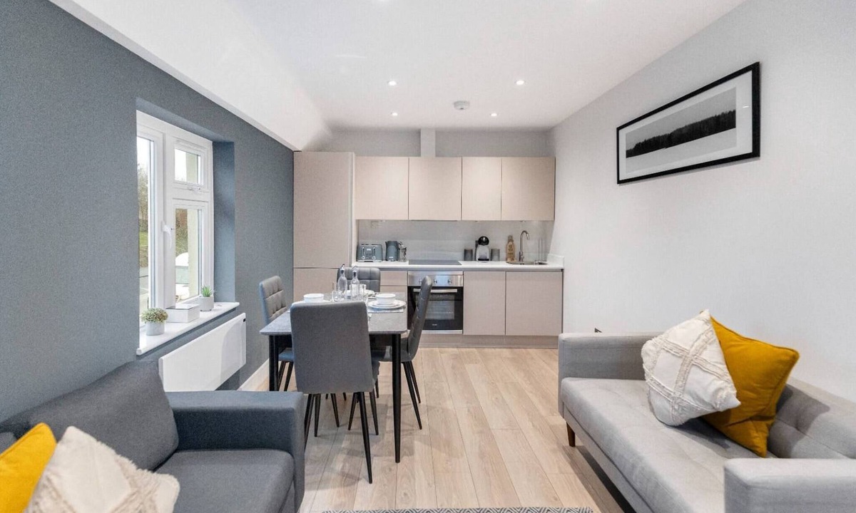 Brentwood Apartment | Modern 3-bed apt in Shenfield