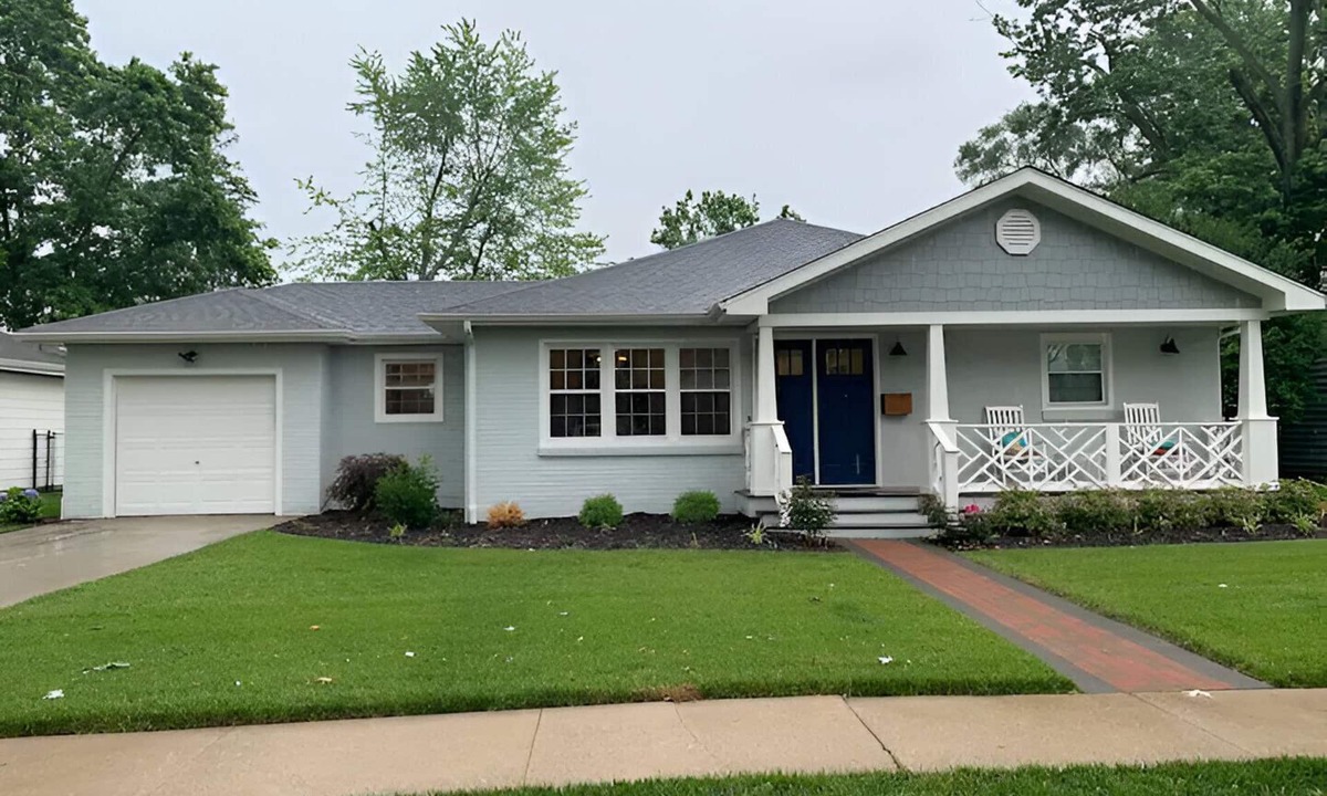 Terre Haute House | Modern 3-bed farmhouse AC, Wifi