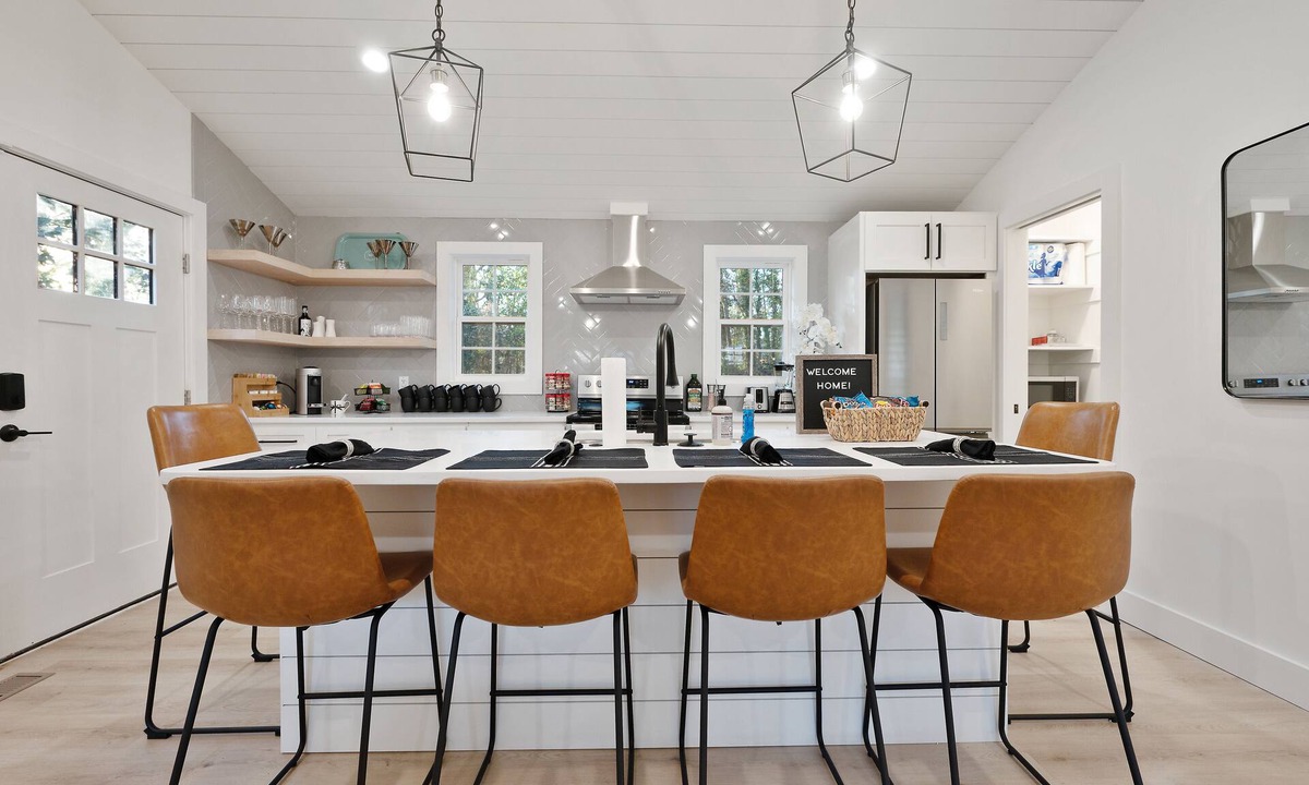 East Raleigh House | Modern 3-Bed Home 5 min from Downtown Raleigh!