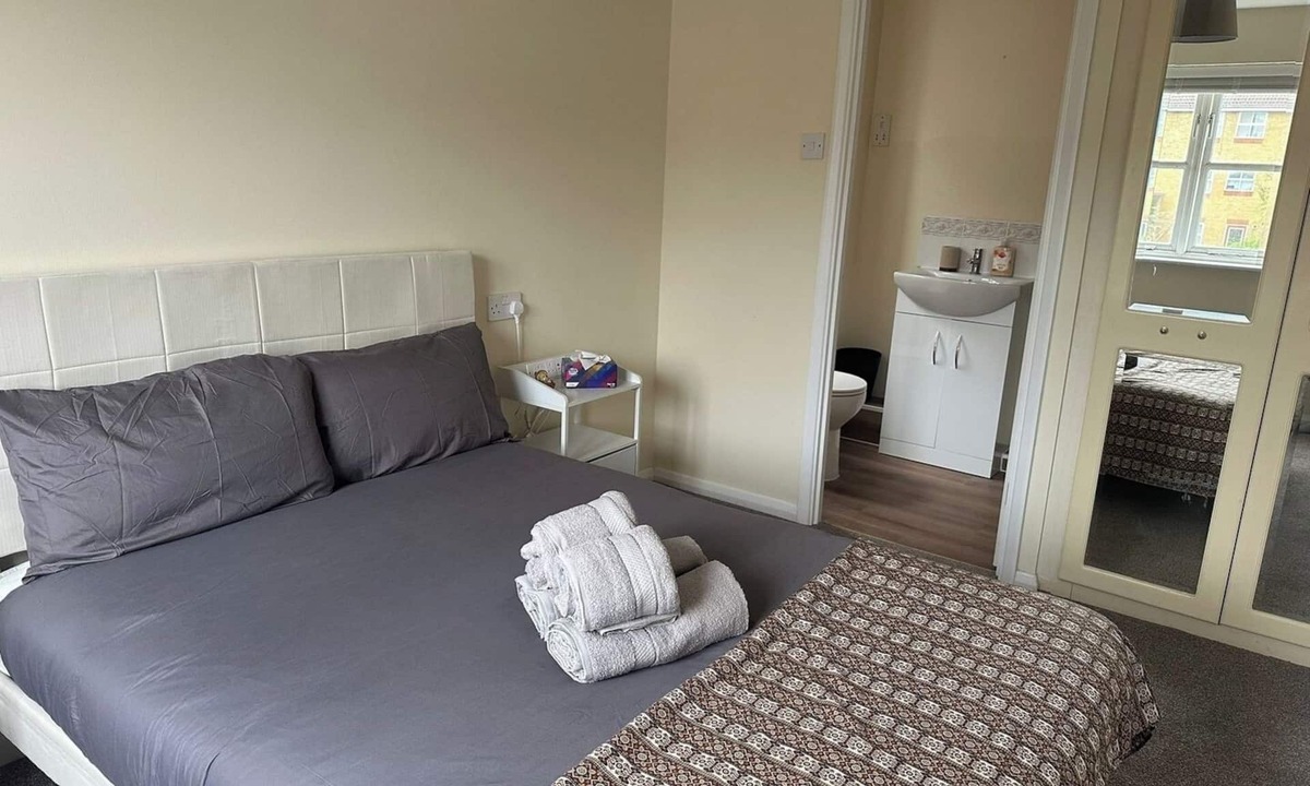 Yeading House | Modern 3 Bed Home for 7 Near Heathrow