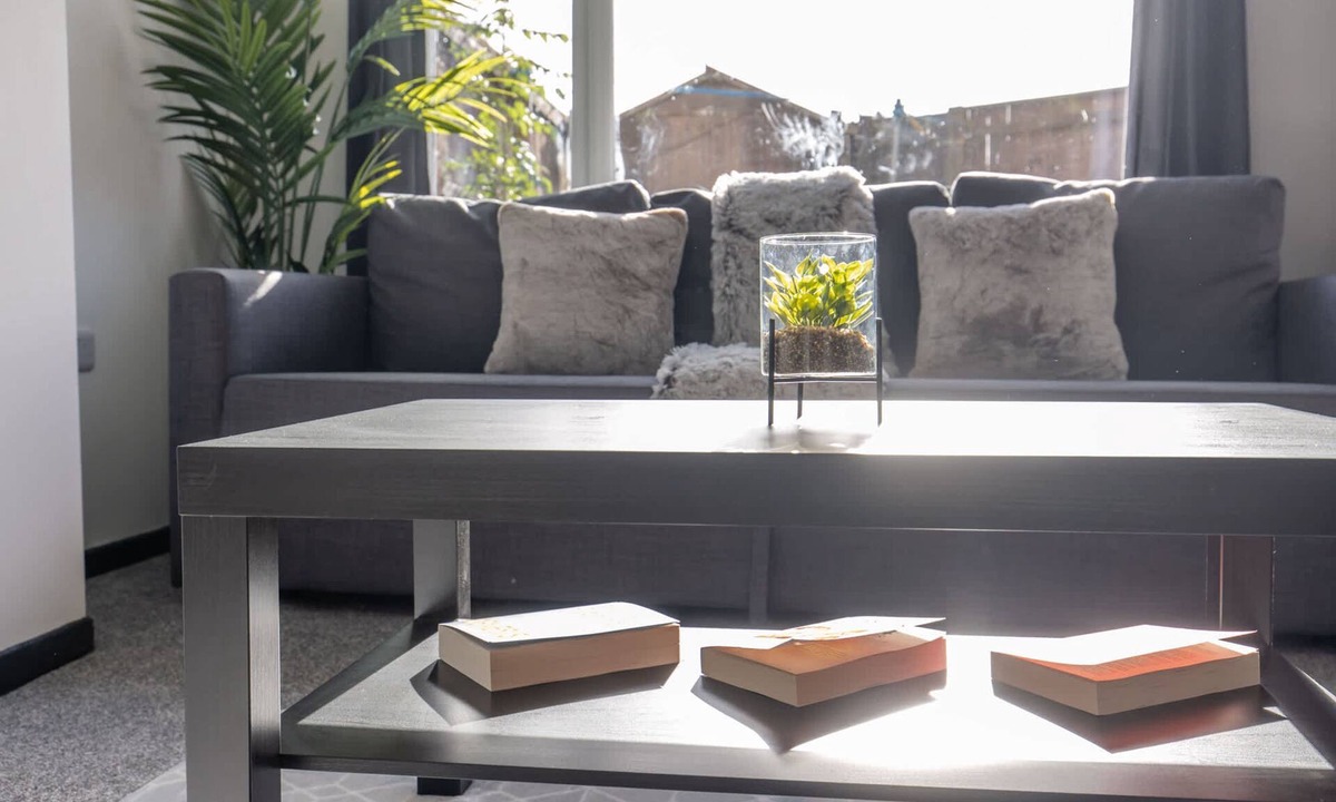 Cramlington House | Modern 3 Bed House-free Parking