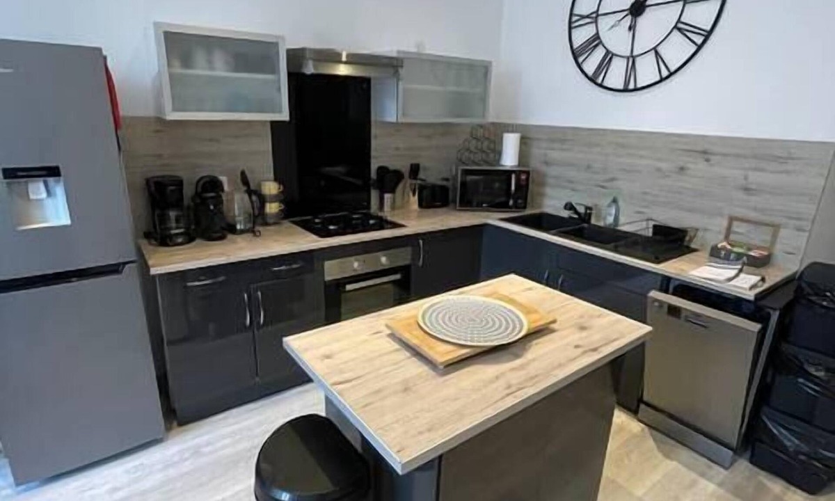 Excideuil Apartment | Modern 3 bedroom cottage