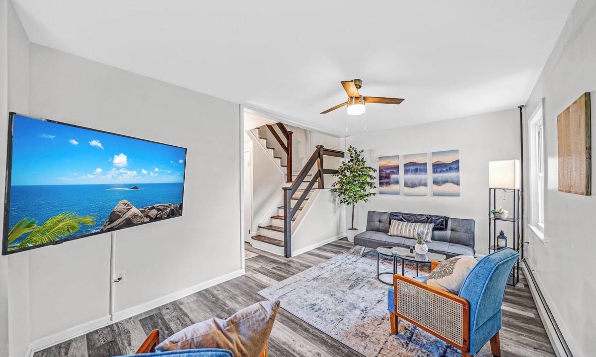 Gulph Mills House | Modern 3 BR House!