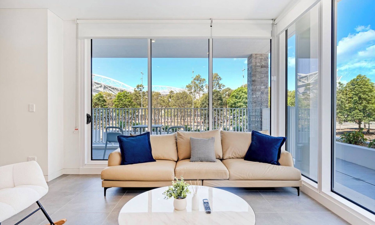 Lidcombe Apartment | Modern 3B2B apt with stadium view@Olympic park
