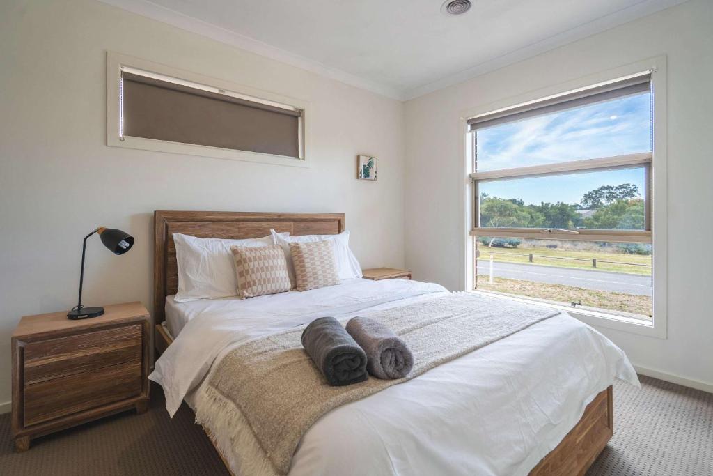 Doreen House | Modern 3B2B1C Home in Doreen