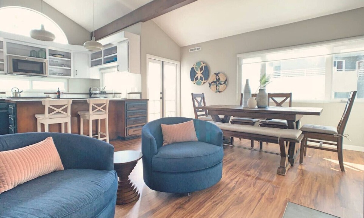 South Mission Beach Condo | Modern 3bd Beach House|Walk to Belmont Park + Parking