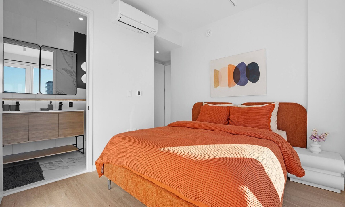 Greenpoint Apartment | Modern 3BR/2BA Duplex w/Private Roof Deck