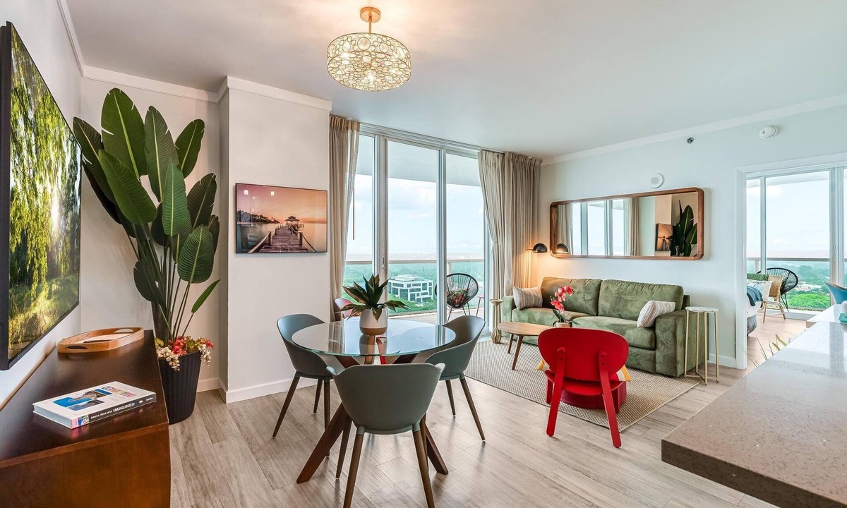 Coconut Grove Condo | Modern 3BR/3.5BA Grove Condo | Views, Balconies, Full Kitchen + 3 Parking