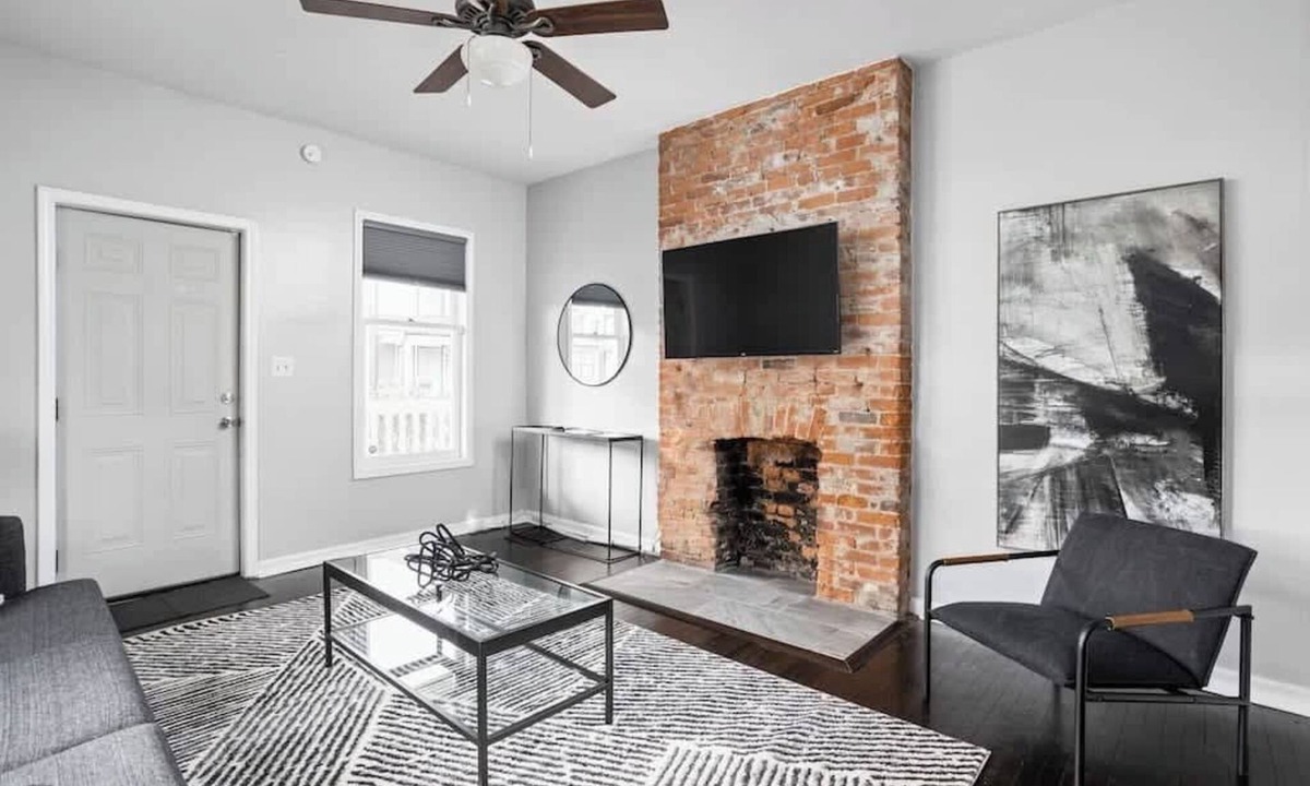 Kennedy King House | Modern 3BR Home | Highly Walkable | Prime Location