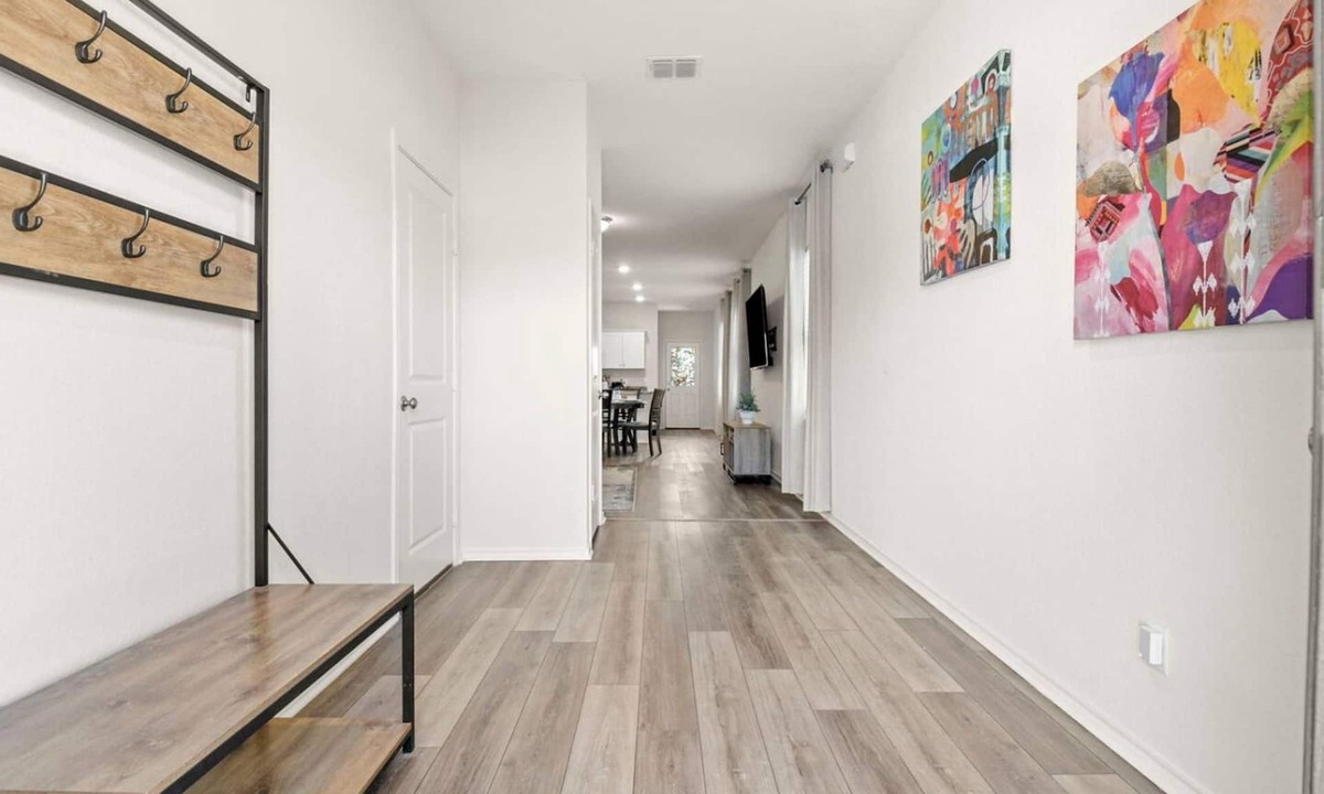 Medina Valley House | Modern 3BR Home in San Antonio