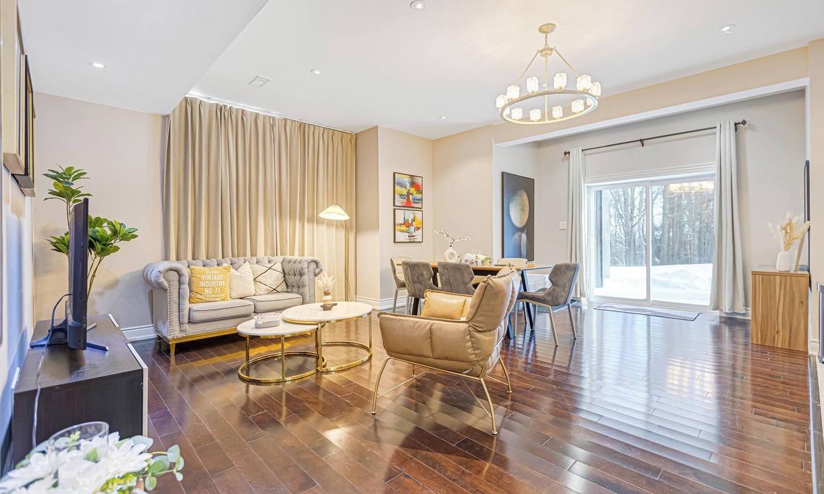 Whitchurch-Stouffville House | Modern 3BR Home in Stouffville | Quiet & Spacious