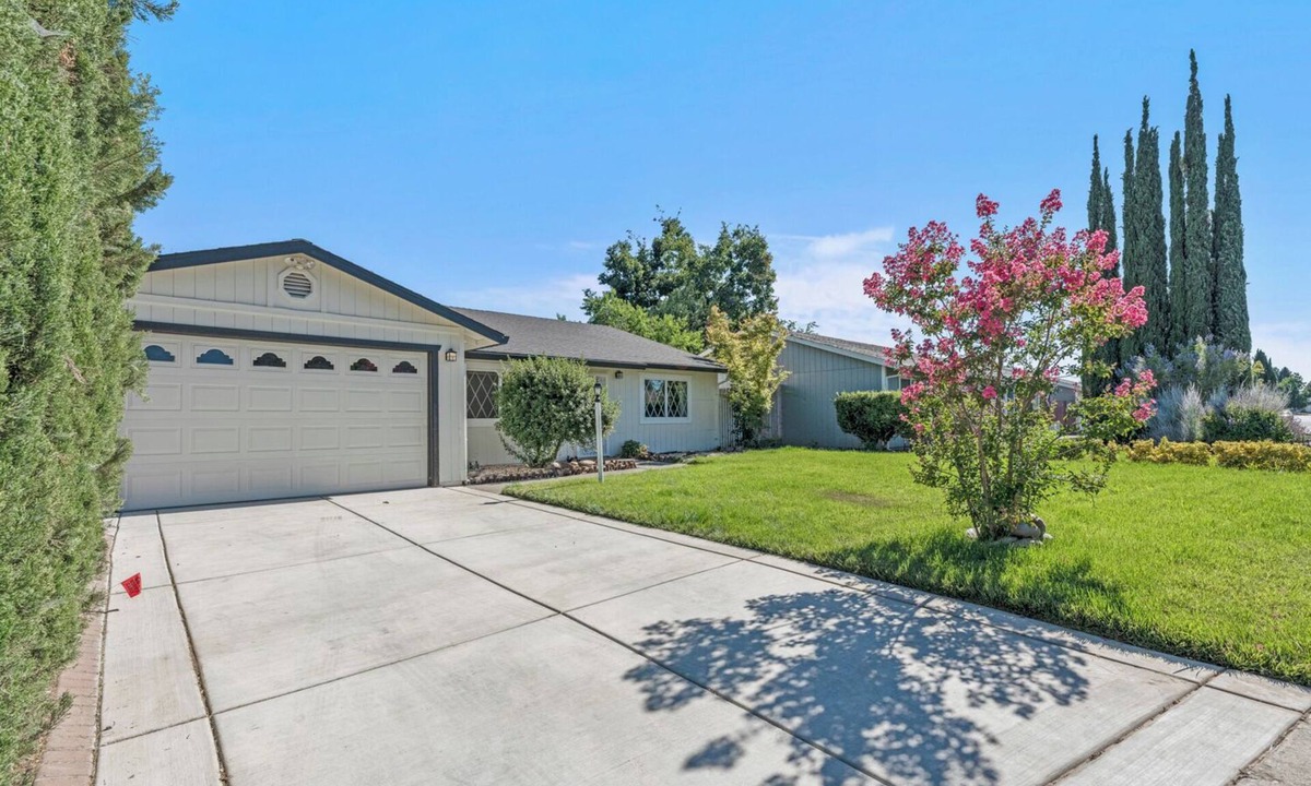 Elverta House | Modern 3BR Home, Newly Renovated, Large Yard