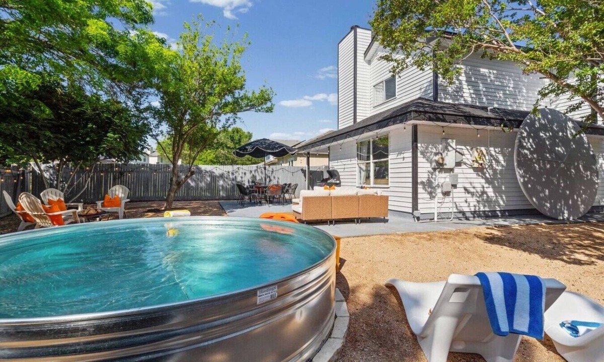 South Creek House | Modern 3BR Home w/Cowboy Pool + 3-in-1 Game Table