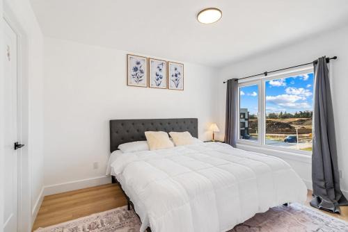 London Apartment | Modern 3BR House, King, 2 Queens, Parking