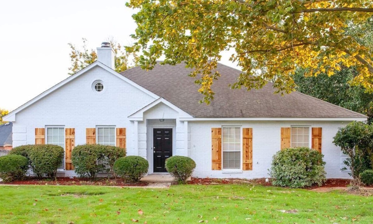 Gunter Afs House | Modern 3BR Retreat | Fast WiFi Included