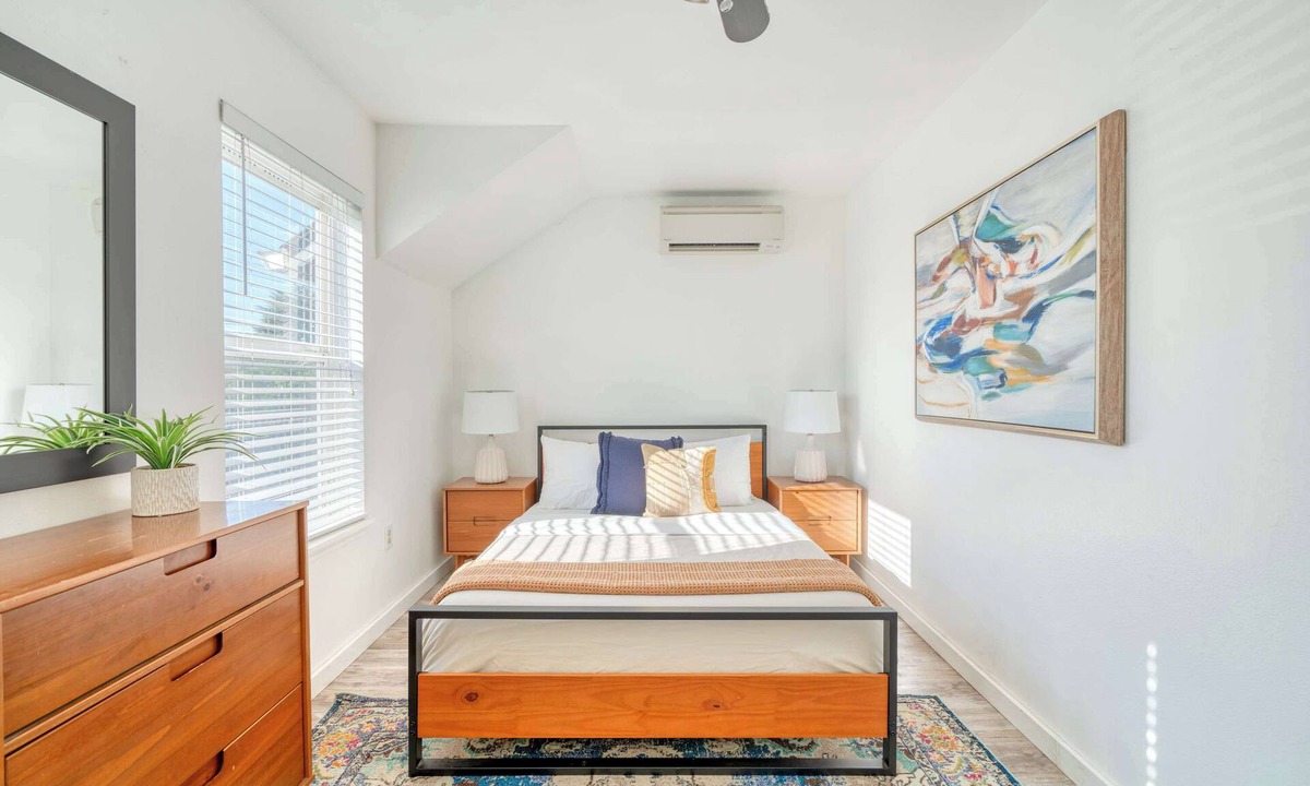 Alberta Arts District House | Modern 3BR + sofa bed Alberta Arts WalkScore 99