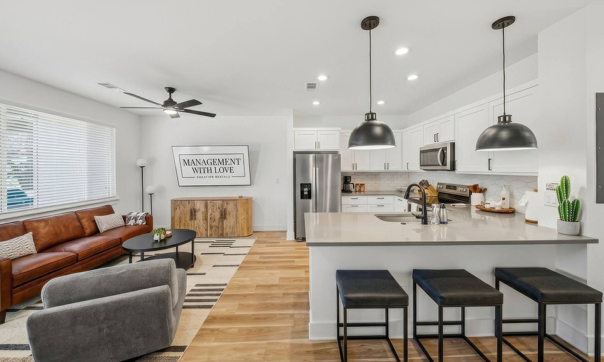 Point Venture House | Modern 3BR Townhome on Hole 2