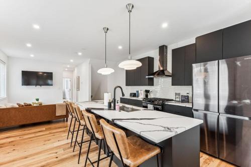 Fairmount Apartment | Modern 3BR Walk to Museums