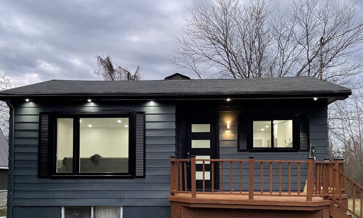 Sutton Cottage | Modern 4 bdrm cottage at Lake Simcoe!